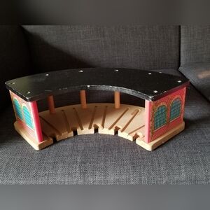 Melissa & Doug Wooden Train Roundhouse Station